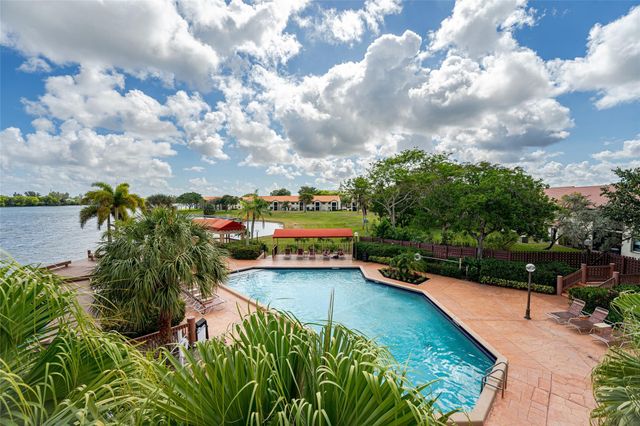 1005 Republic 1005, Deerfield Beach, FL 33442