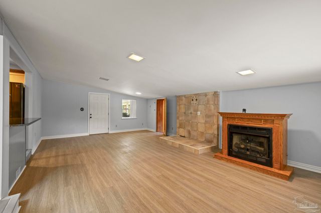 204 Camelia St, Gulf Breeze, FL 32561