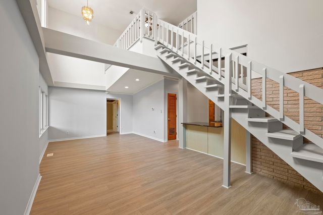 204 Camelia St, Gulf Breeze, FL 32561