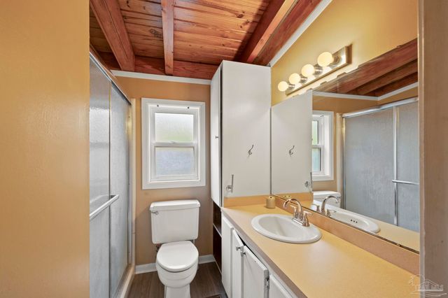 204 Camelia St, Gulf Breeze, FL 32561