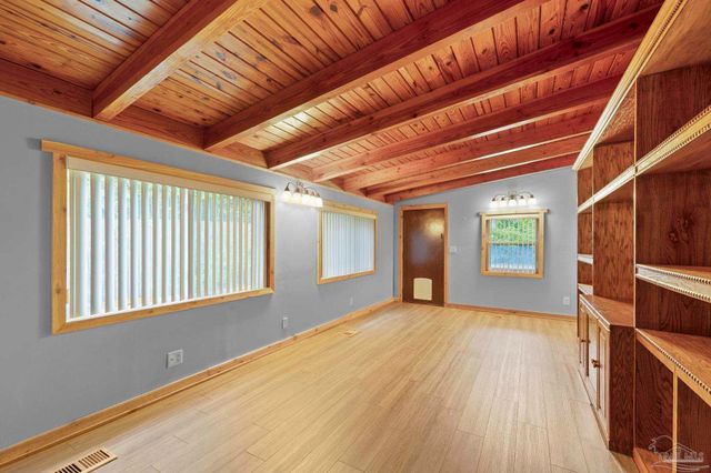 204 Camelia St, Gulf Breeze, FL 32561