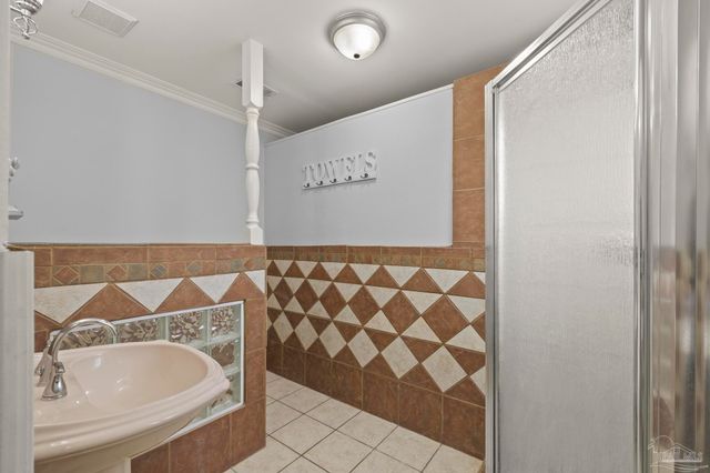 204 Camelia St, Gulf Breeze, FL 32561