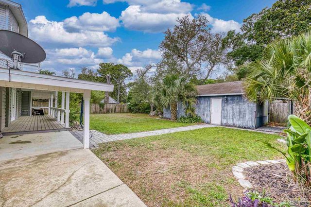 204 Camelia St, Gulf Breeze, FL 32561