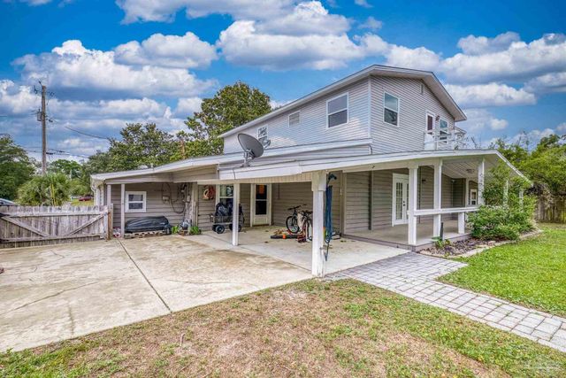 204 Camelia St, Gulf Breeze, FL 32561