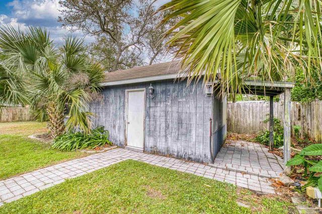 204 Camelia St, Gulf Breeze, FL 32561