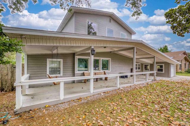 204 Camelia St, Gulf Breeze, FL 32561