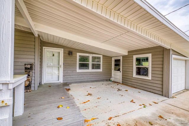 204 Camelia St, Gulf Breeze, FL 32561