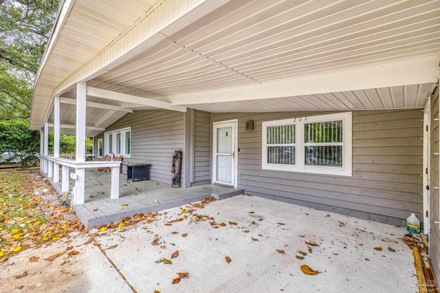204 Camelia St, Gulf Breeze, FL 32561