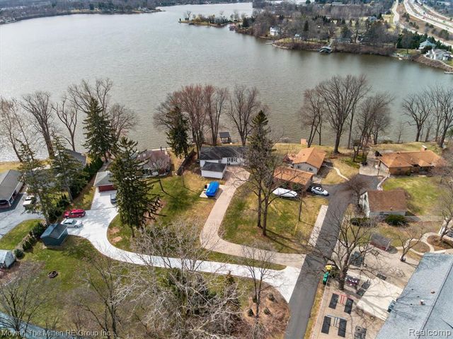 41529 S Interstate 94 Service Drive, Van Buren, MI 48111