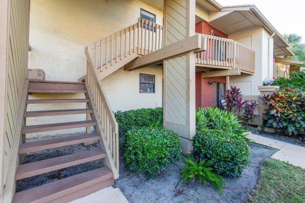 Image 1 of property listing at 13045 Albright Court 12, Wellington, FL 33414