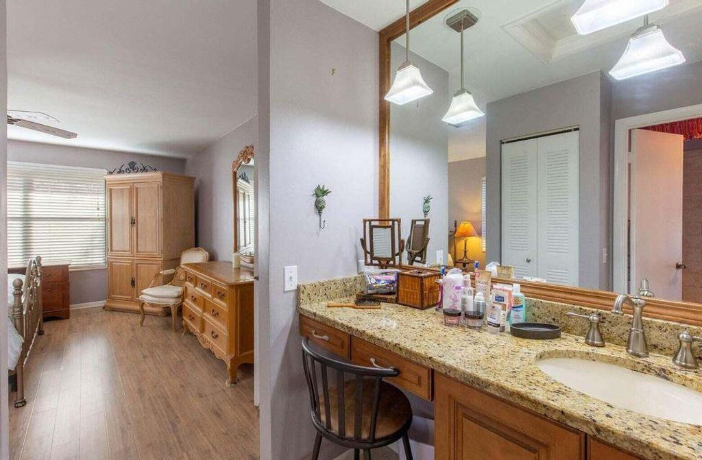 Image 10 of property listing at 13045 Albright Court 12, Wellington, FL 33414