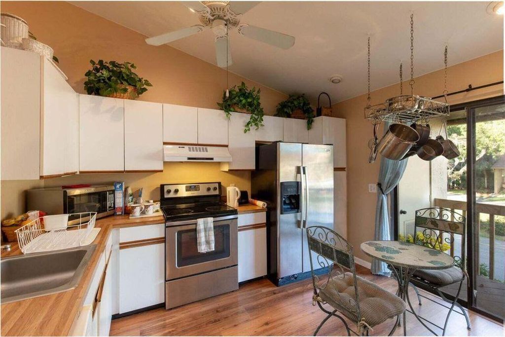 Image 3 of property listing at 13045 Albright Court 12, Wellington, FL 33414