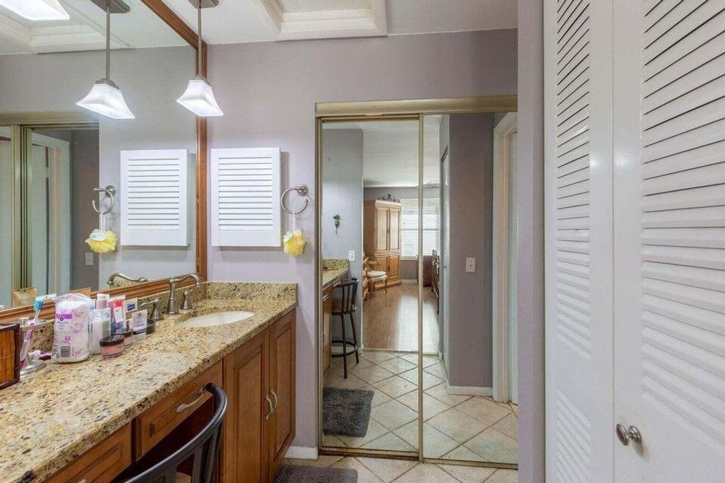 Image 7 of property listing at 13045 Albright Court 12, Wellington, FL 33414