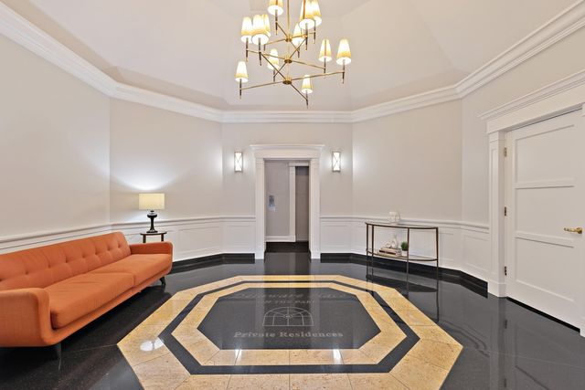 33 W Delaware Place 22H, Chicago, IL 60610