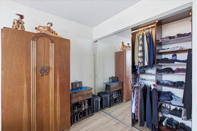 33 W Delaware Place 22H, Chicago, IL 60610