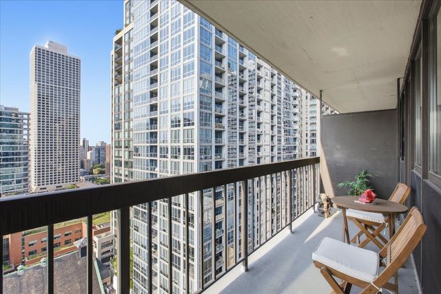 33 W Delaware Place 22H, Chicago, IL 60610