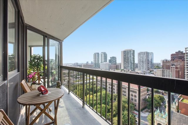 33 W Delaware Place 22H, Chicago, IL 60610
