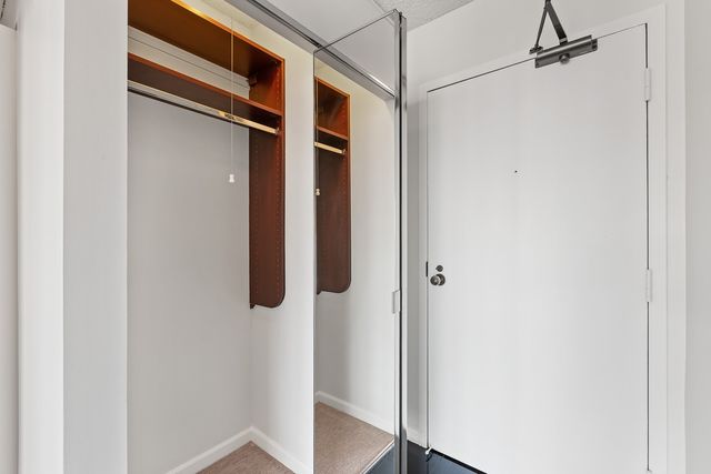 33 W Delaware Place 22H, Chicago, IL 60610