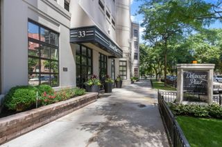 33 W Delaware Place 22H, Chicago, IL 60610