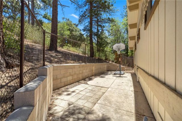 841 Menlo Drive, Big Bear Lake, CA 92315