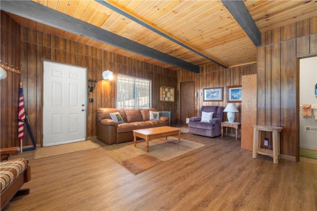 841 Menlo Drive, Big Bear Lake, CA 92315