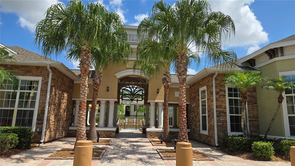 10021 COURTNEY PALMS BOULEVARD 303, Tampa, FL 33619