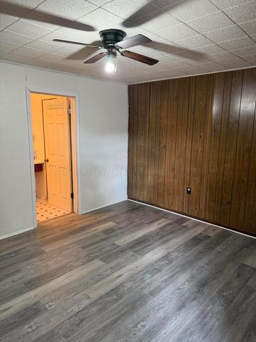 600 Greenough Avenue, Stinnett, TX 79083