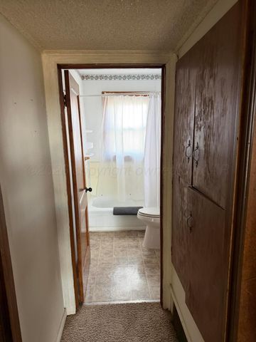 600 Greenough Avenue, Stinnett, TX 79083