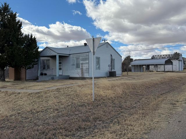 600 Greenough Avenue, Stinnett, TX 79083