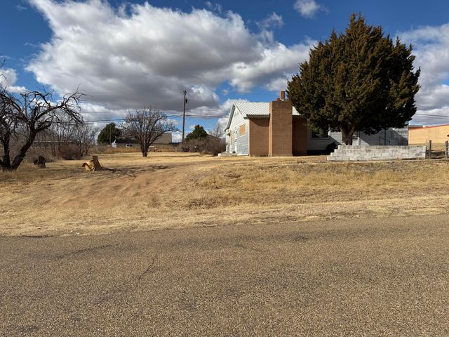 600 Greenough Avenue, Stinnett, TX 79083