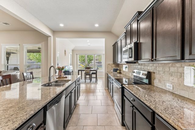 5867 hopper, New Braunfels, TX 78132