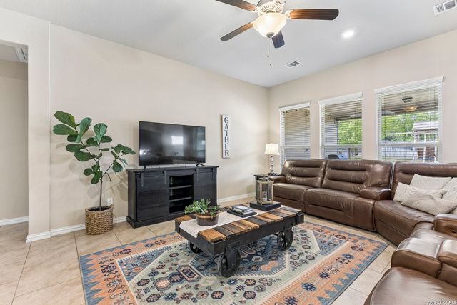 5867 hopper, New Braunfels, TX 78132