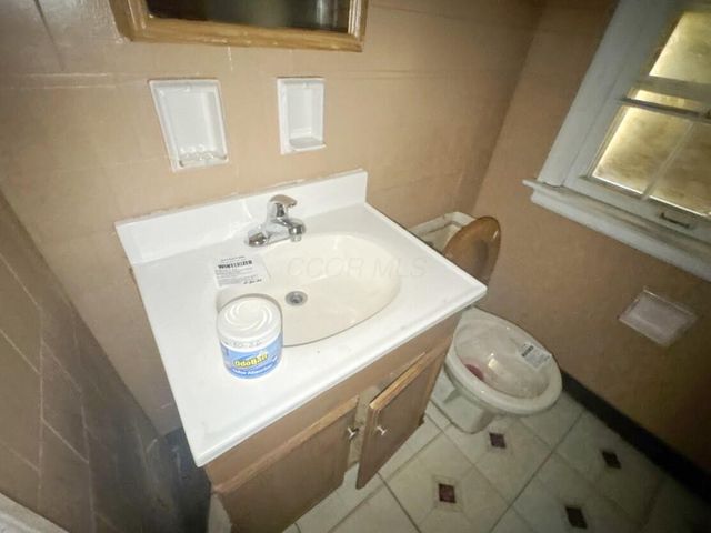 2141 Margaret Avenue, Columbus, OH 43219