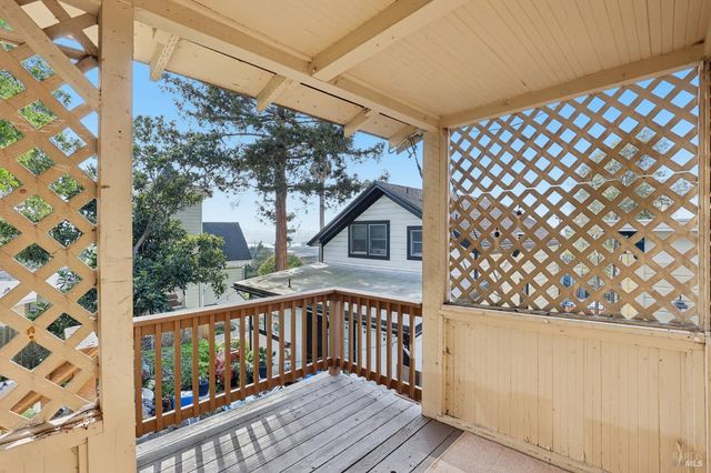 703 Capitol St, Vallejo, CA 94590