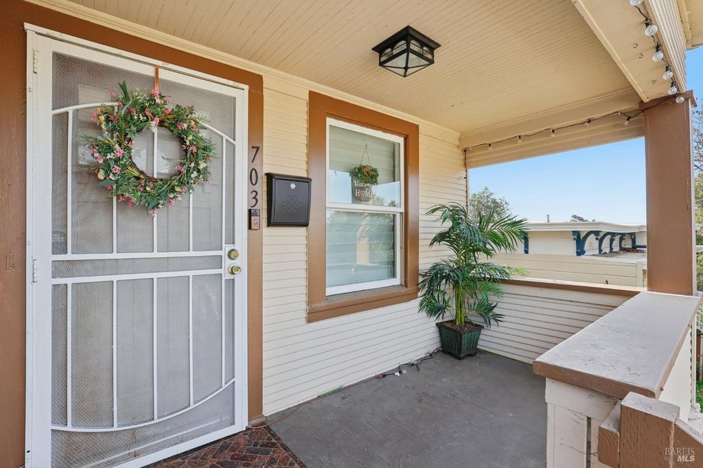 703 Capitol St, Vallejo, CA 94590