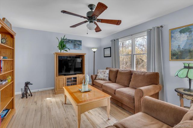 108 Vista Court, Jamesport, NY 11947