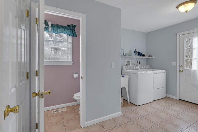 108 Vista Court, Jamesport, NY 11947