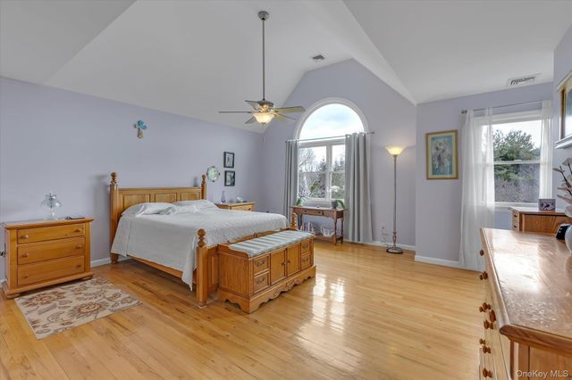 108 Vista Court, Jamesport, NY 11947