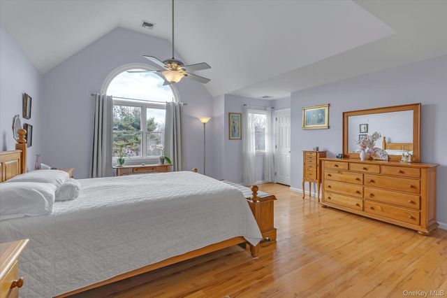 108 Vista Court, Jamesport, NY 11947