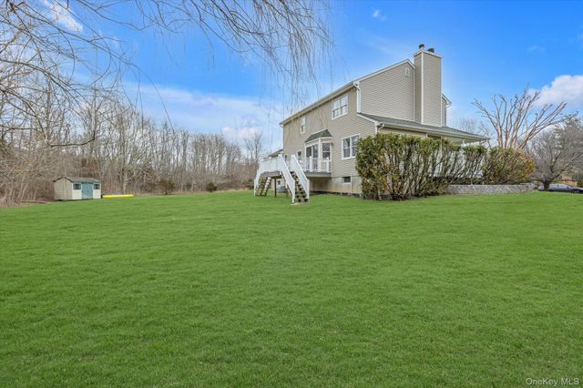 108 Vista Court, Jamesport, NY 11947