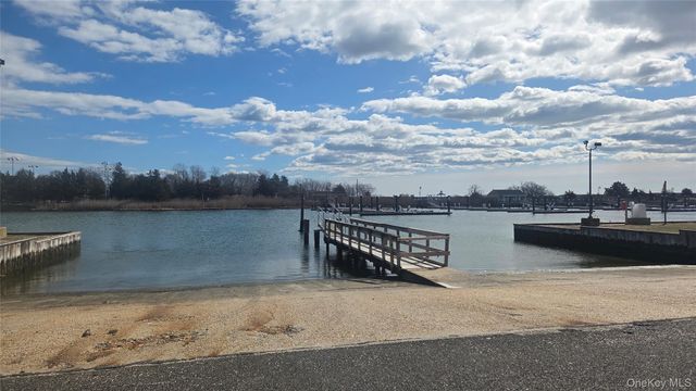 108 Vista Court, Jamesport, NY 11947