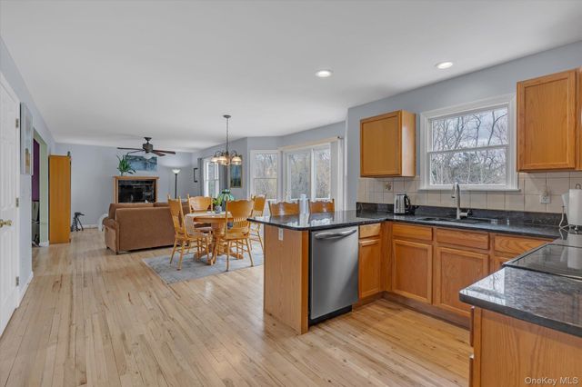 108 Vista Court, Jamesport, NY 11947