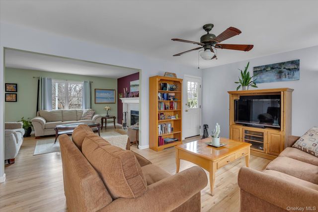 108 Vista Court, Jamesport, NY 11947