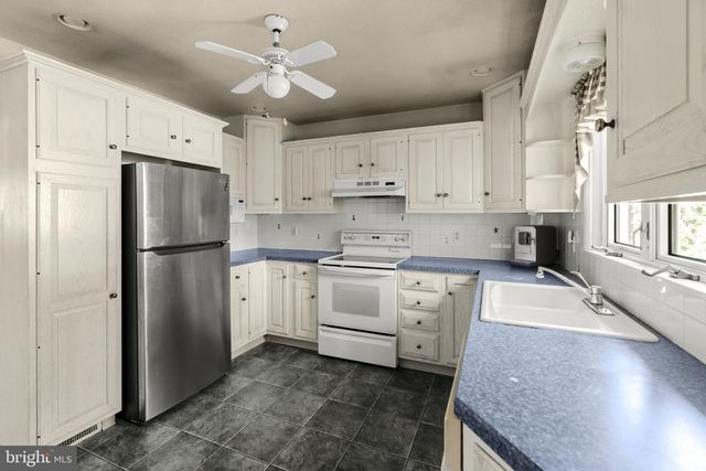 529 S 6TH ST, Denver, PA 17517