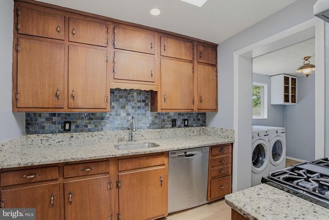 4611 HARLAN ST, Rockville, MD 20853