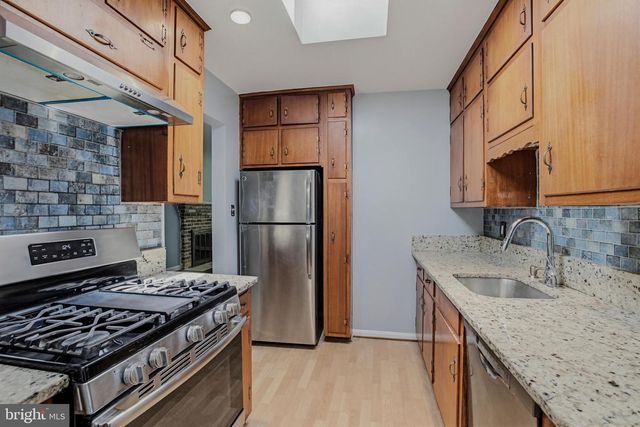 4611 HARLAN ST, Rockville, MD 20853