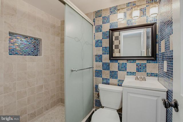 4611 HARLAN ST, Rockville, MD 20853