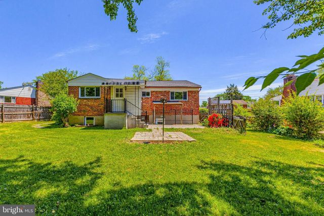 4611 HARLAN ST, Rockville, MD 20853