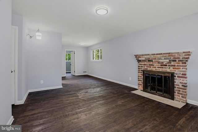 4611 HARLAN ST, Rockville, MD 20853