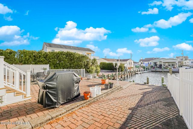 1001 Painter Pt, Lanoka Harbor, NJ 08734